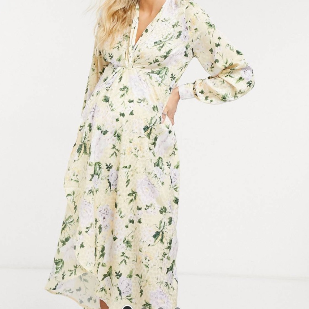 ASOS maternity dress. Worn once with no stains or imperfections. Size 8